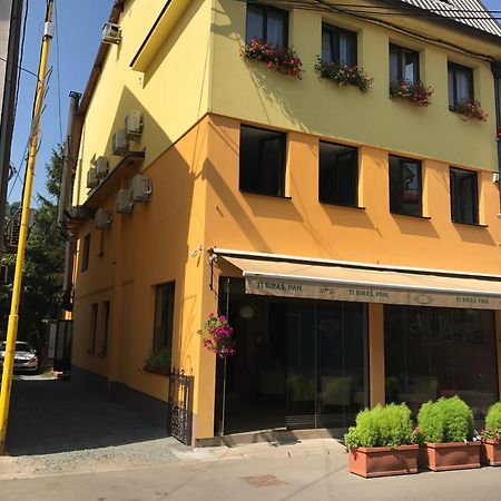 Heartland City B&B 투즐라 외부 사진