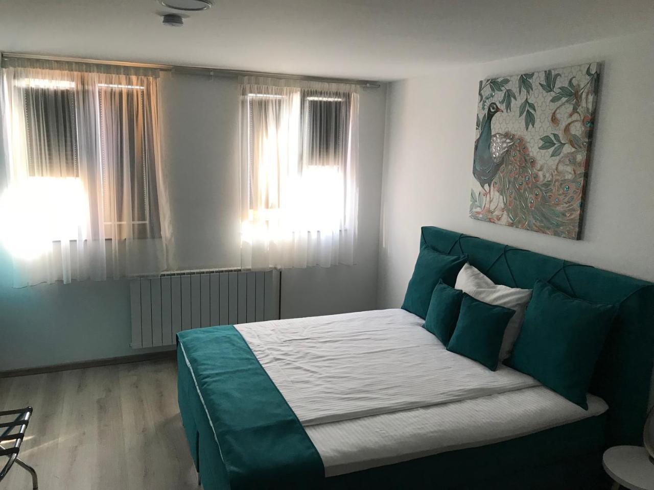 Heartland City B&B 투즐라 외부 사진